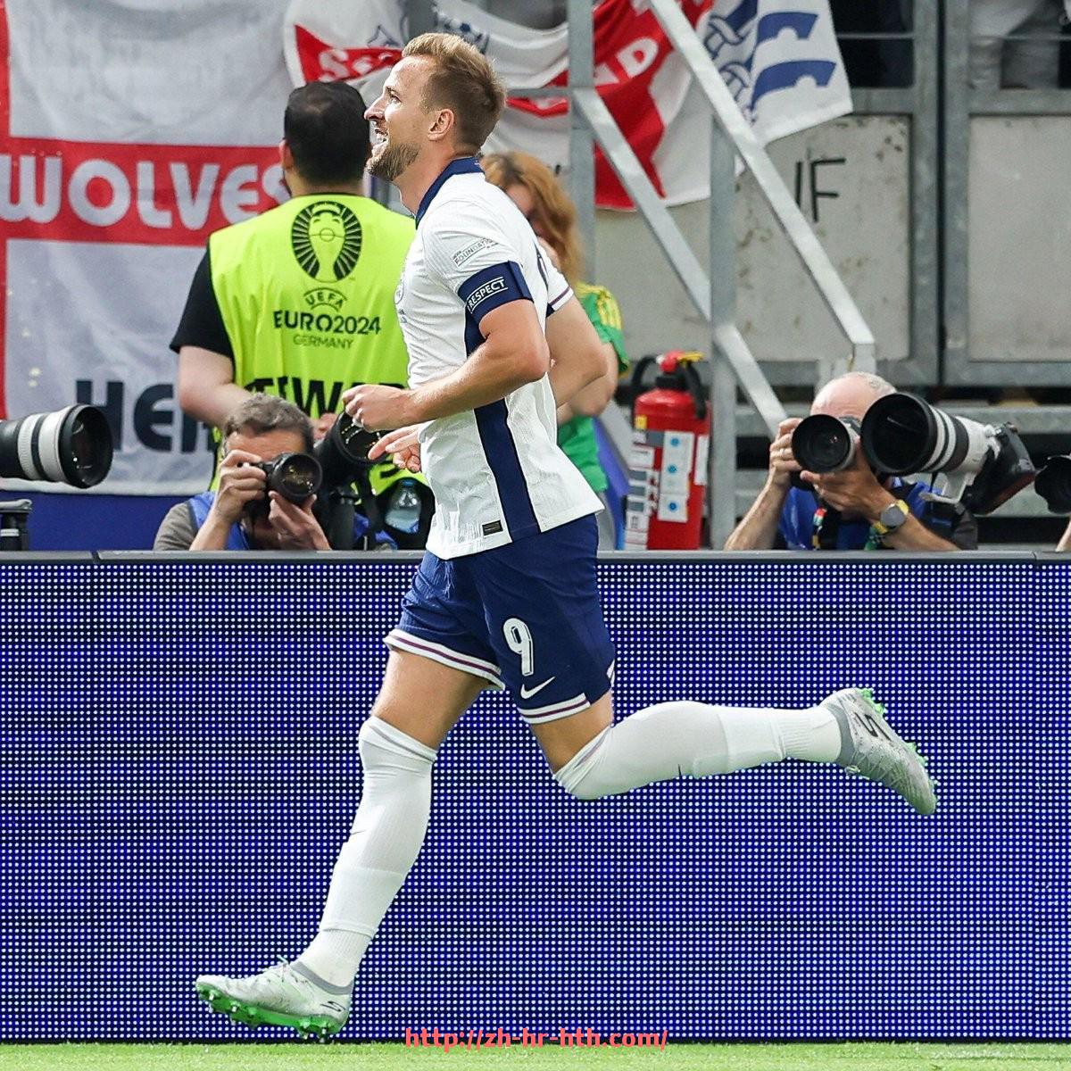 华体会hth登录入口-汉堡与拜仁的德甲对决历史：两支传统强队的宿命较量