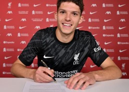 华体会hth登录入口-雷纳加盟的意甲球队介绍及转会背景分析